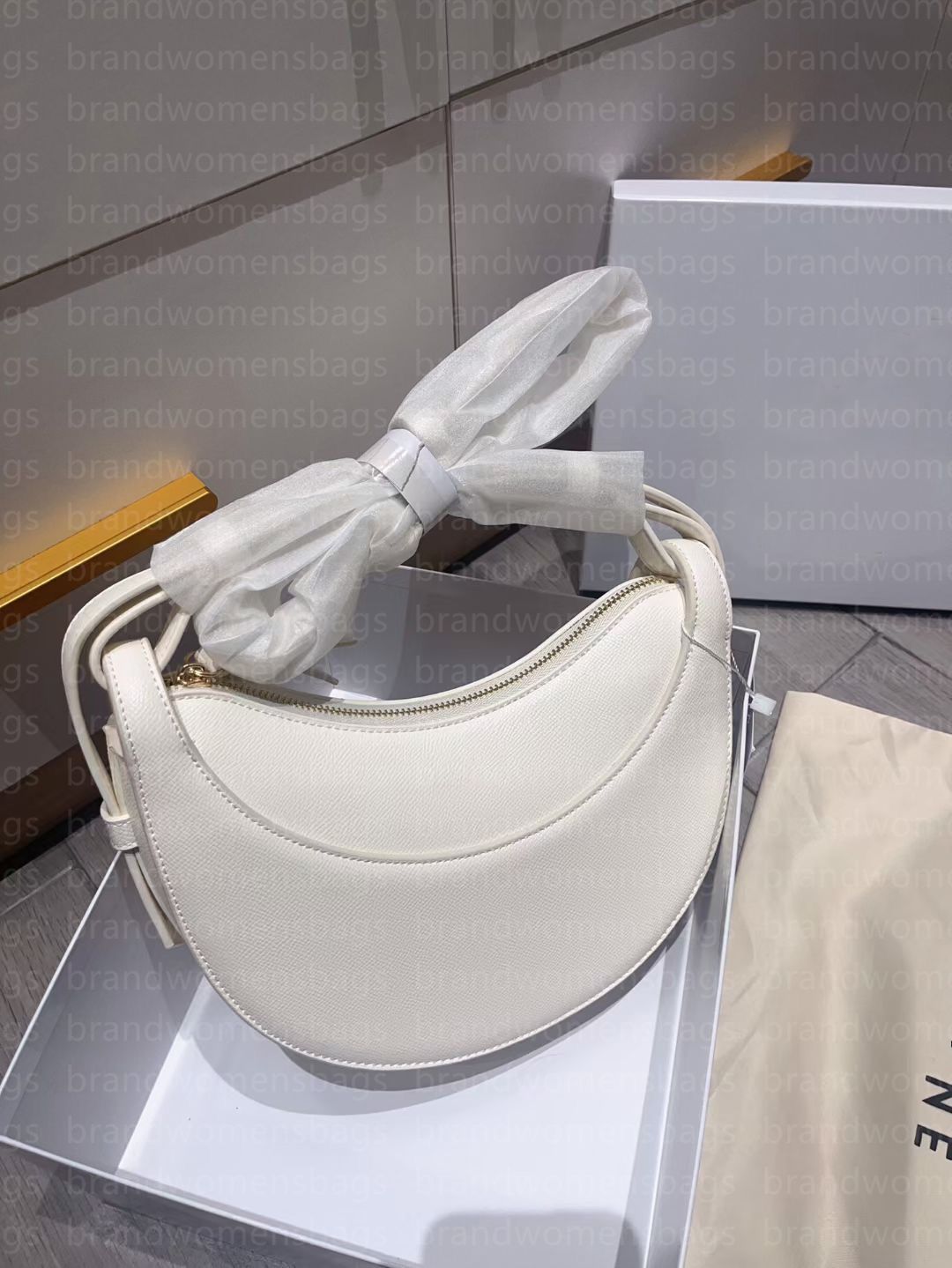 White-Armpit Bag-24,5 cm