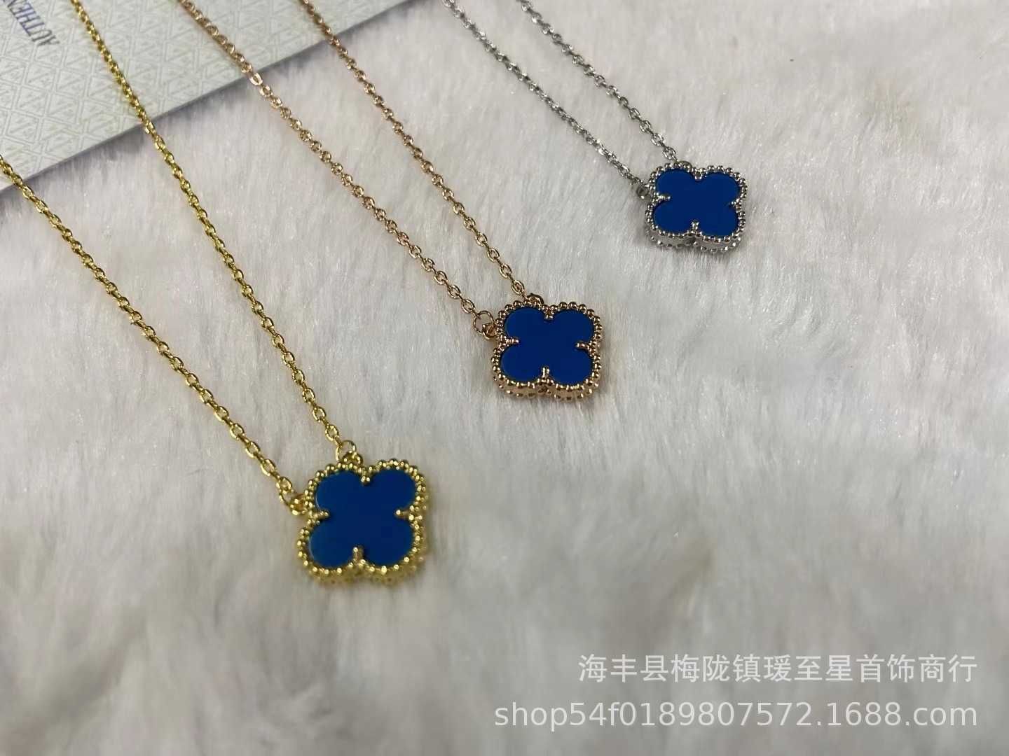 Sea Blue Necklace White Gold-Medium Sh