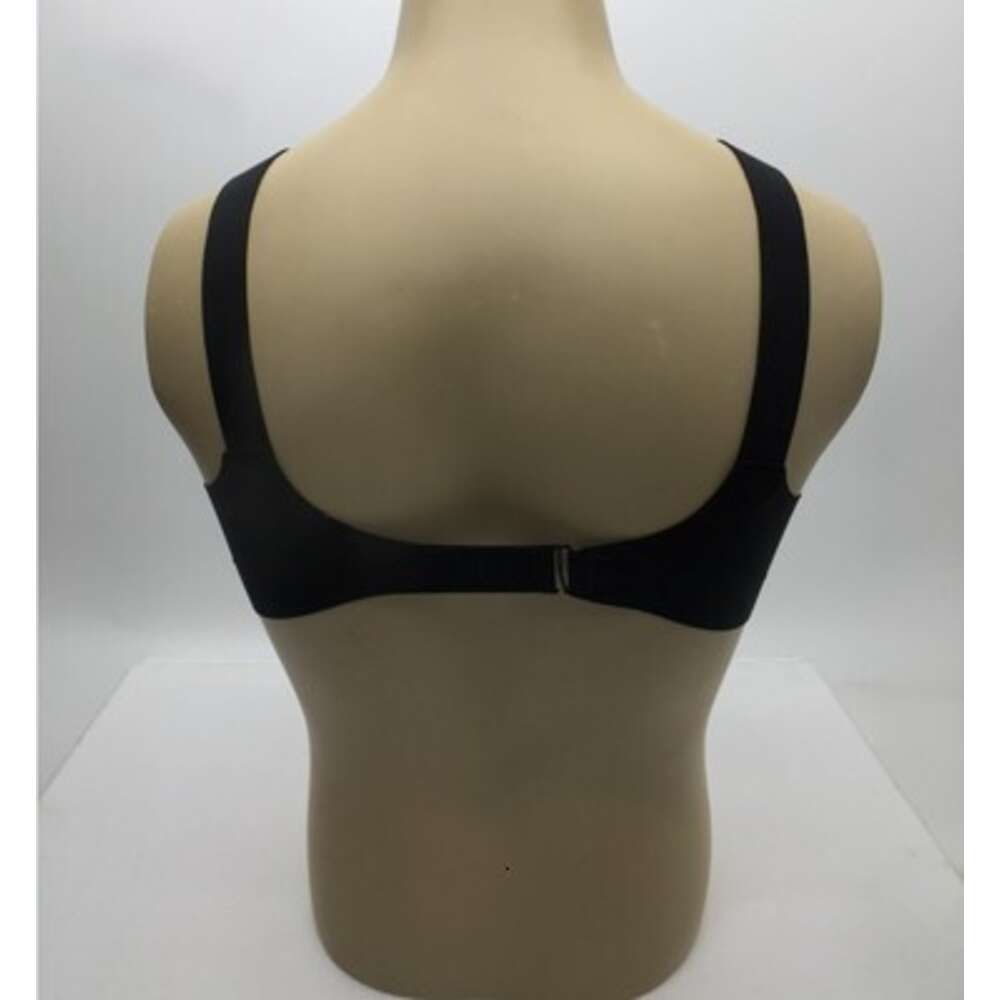 Soutien-gorge noir uniquement