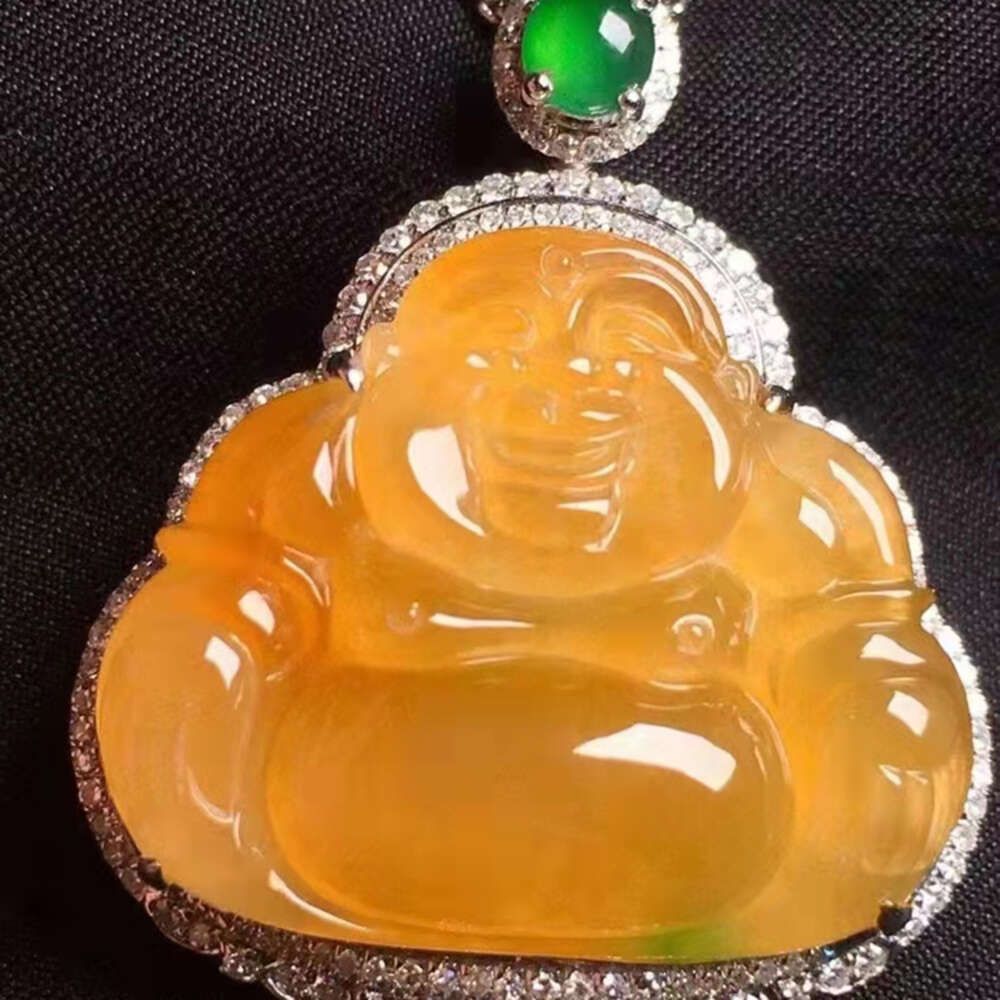 Pingente de jadeíte natural em ouro branco 18k