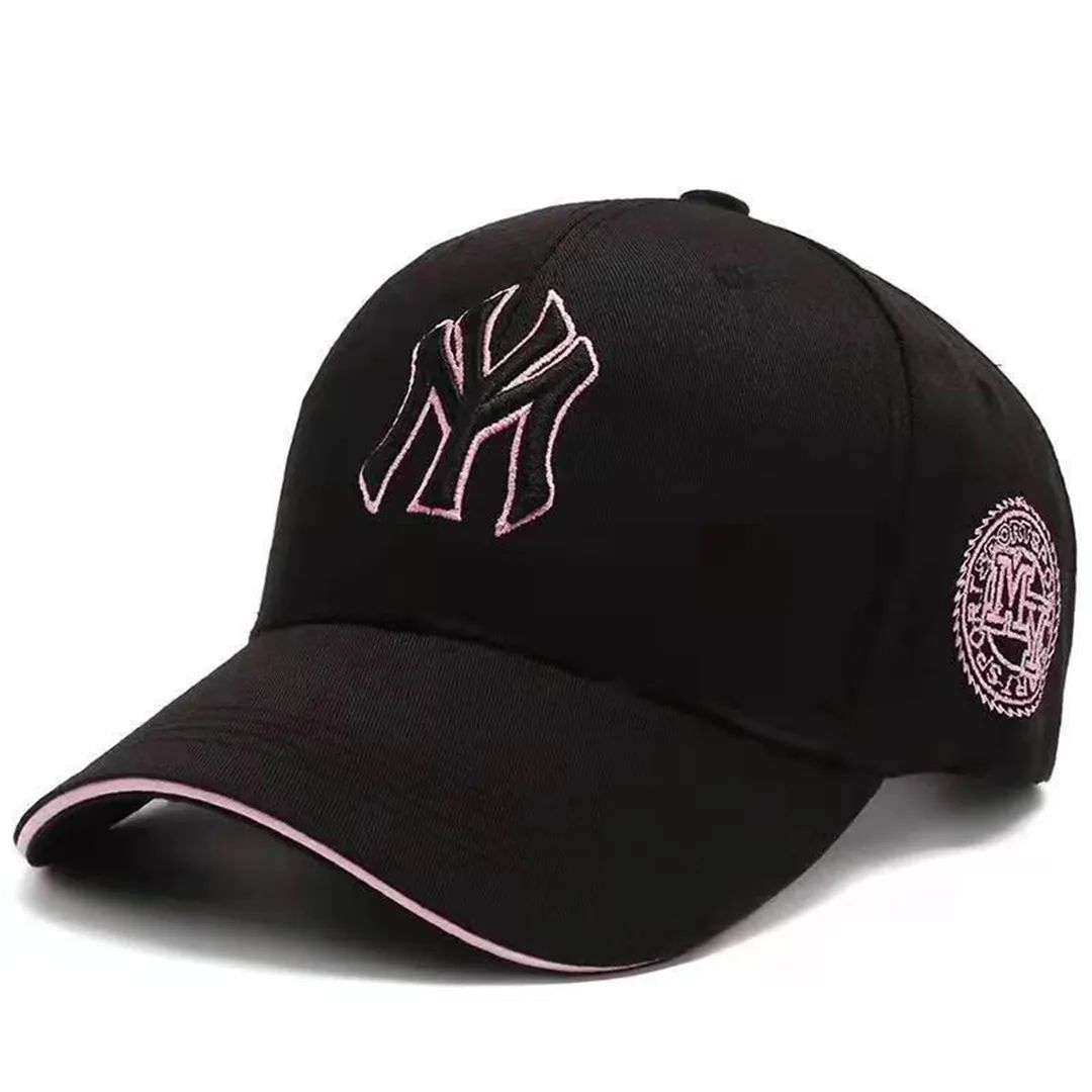 Cappello nero Logo rosa