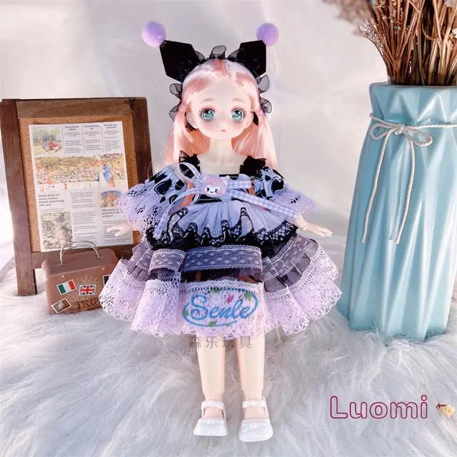 Loumi-Doll och kläder