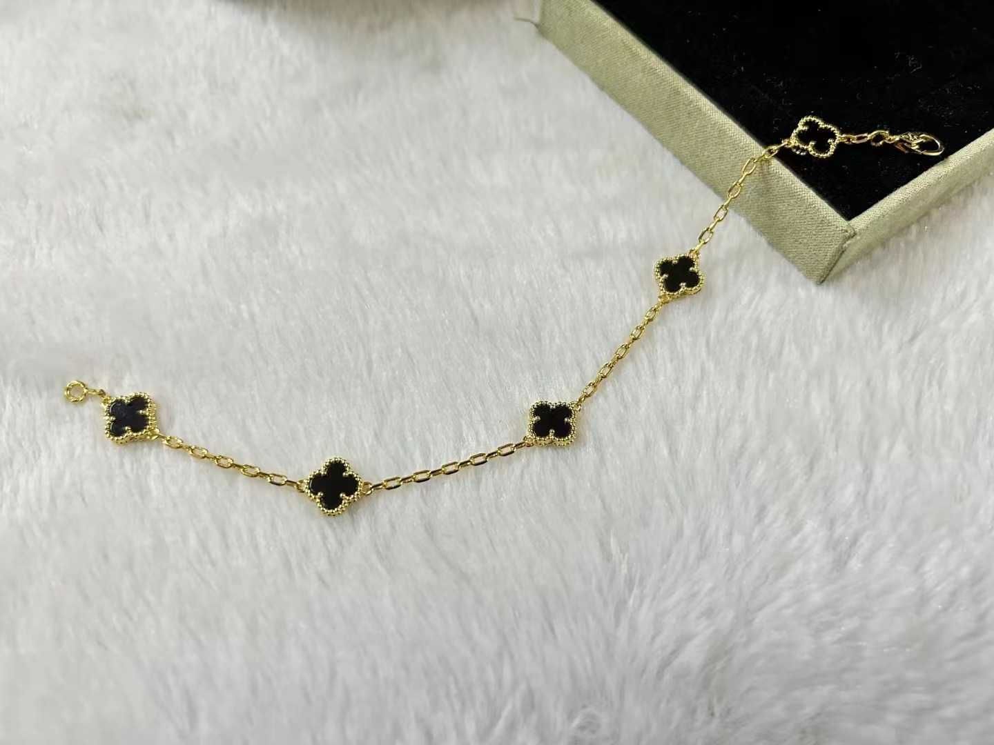 6-flowered Golden Black Agate-v Gold