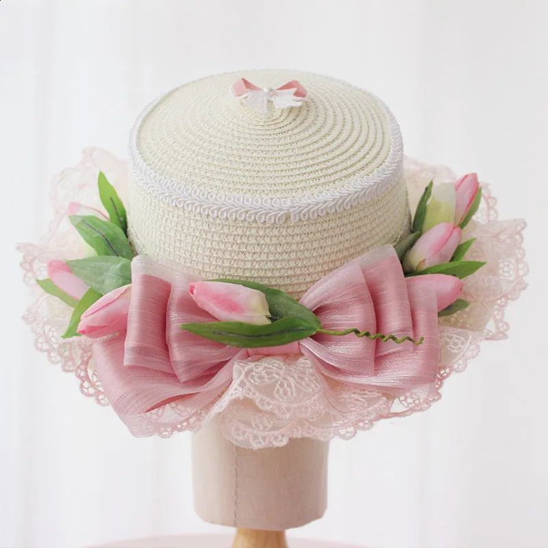 Chapeau de paille rose