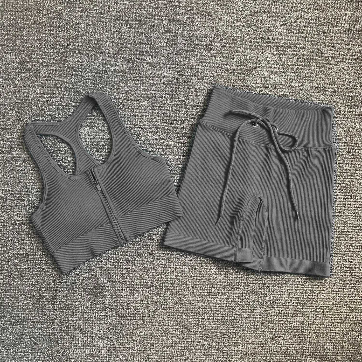 Abbigliamento yoga grigio