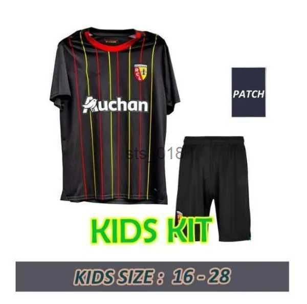 Kids Away+chaussettes+écusson de la ligue