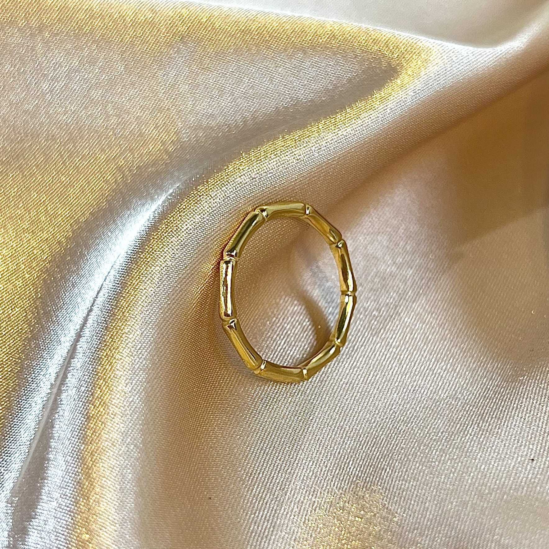Золотое кольцо из бамбука