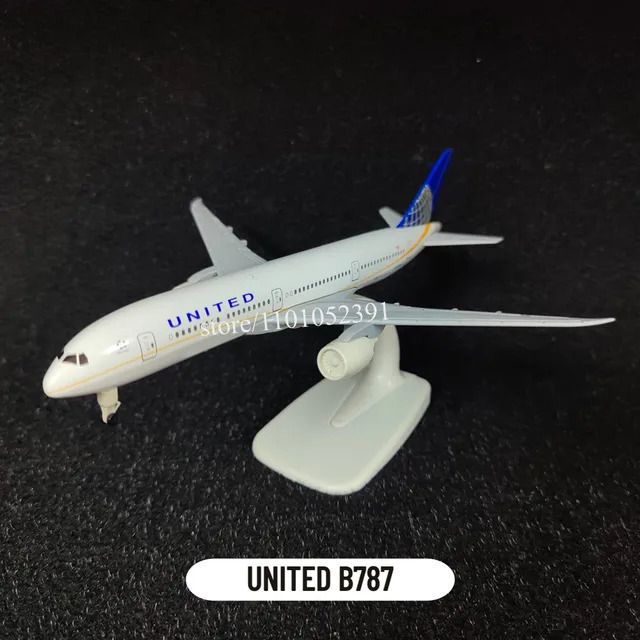 T08. United B787