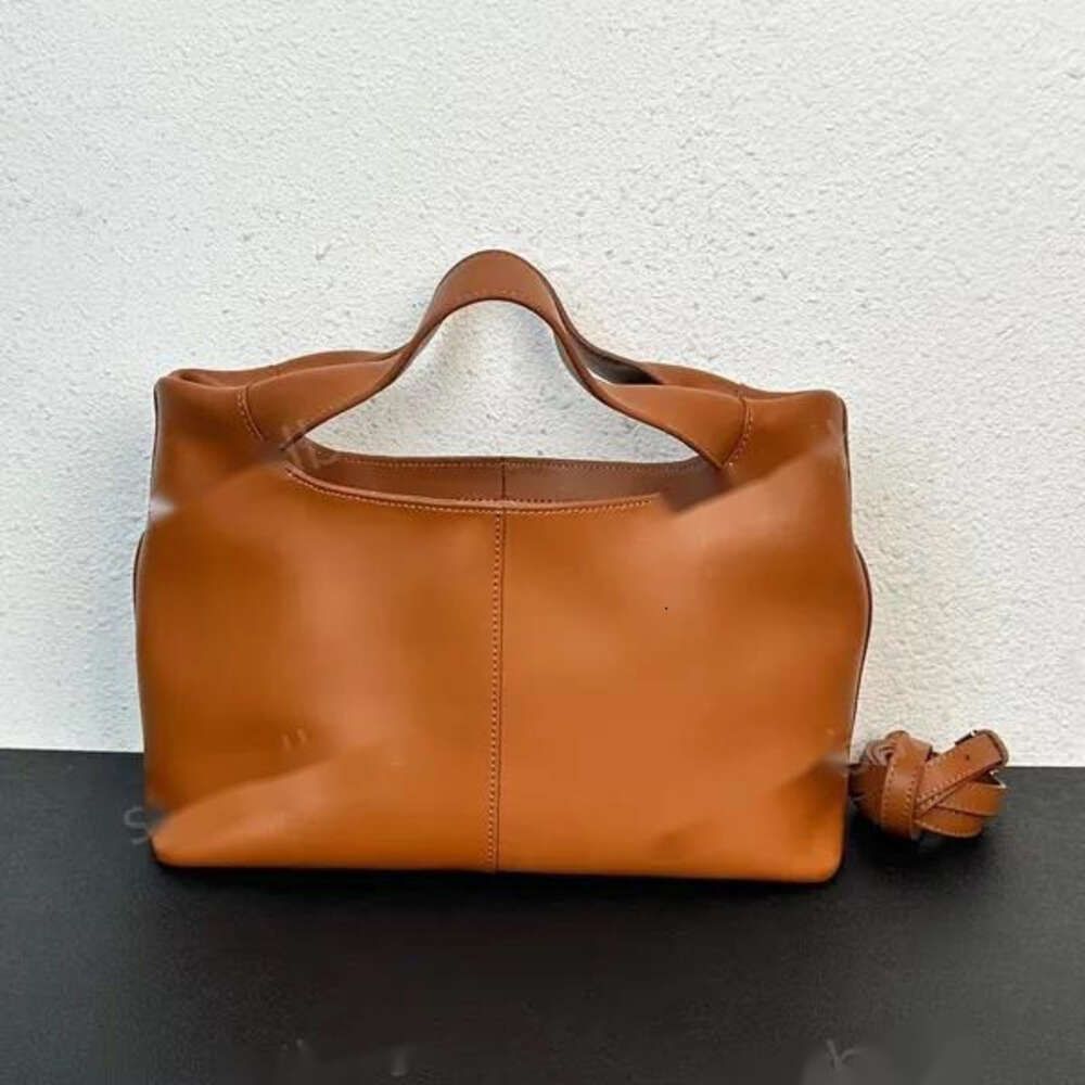 D1 - Camde Brown 32x23x14cm