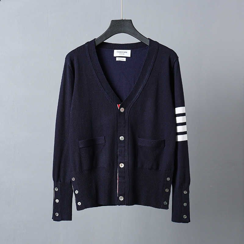 Navy blau