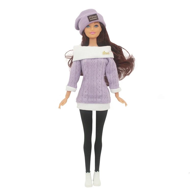 服を着た紫人形