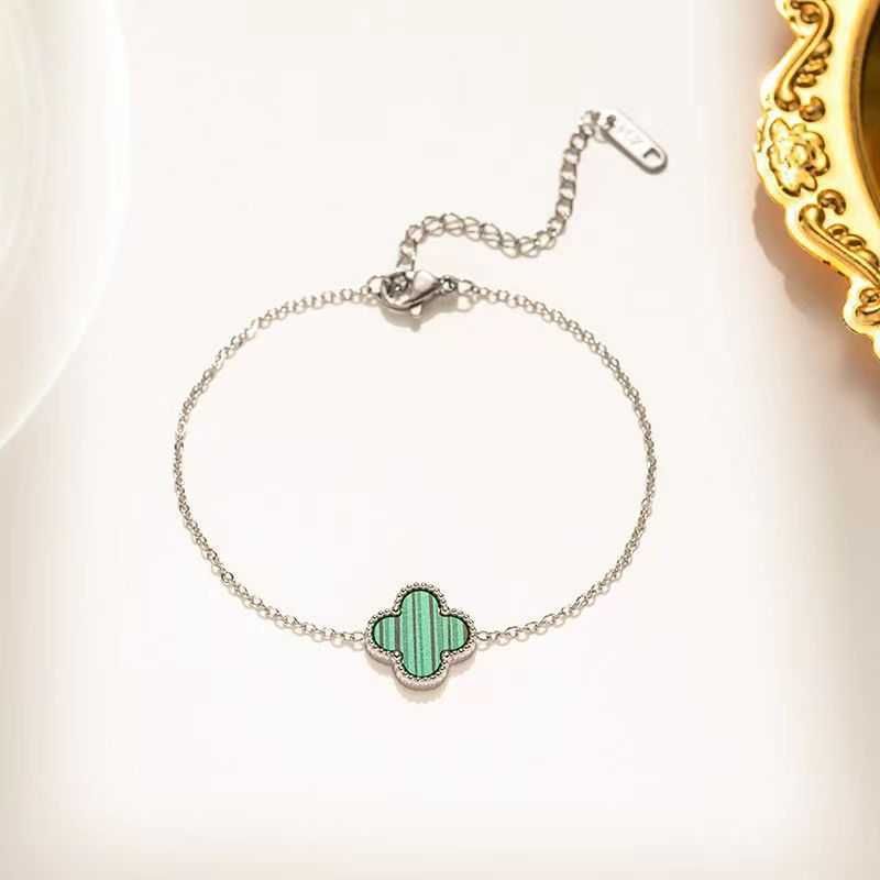 Single Flower Silver Bracelet Green-18k