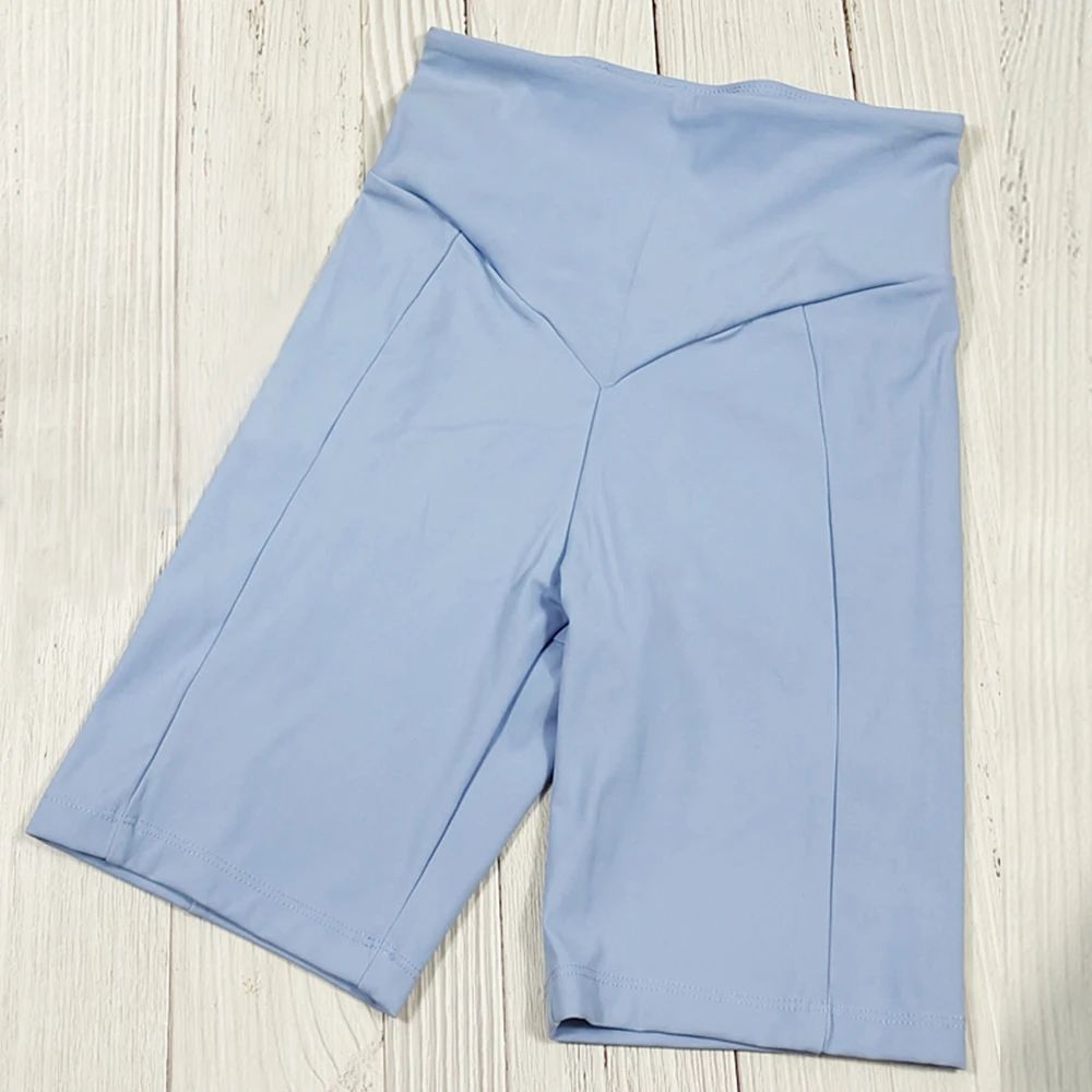ljusblå shorts