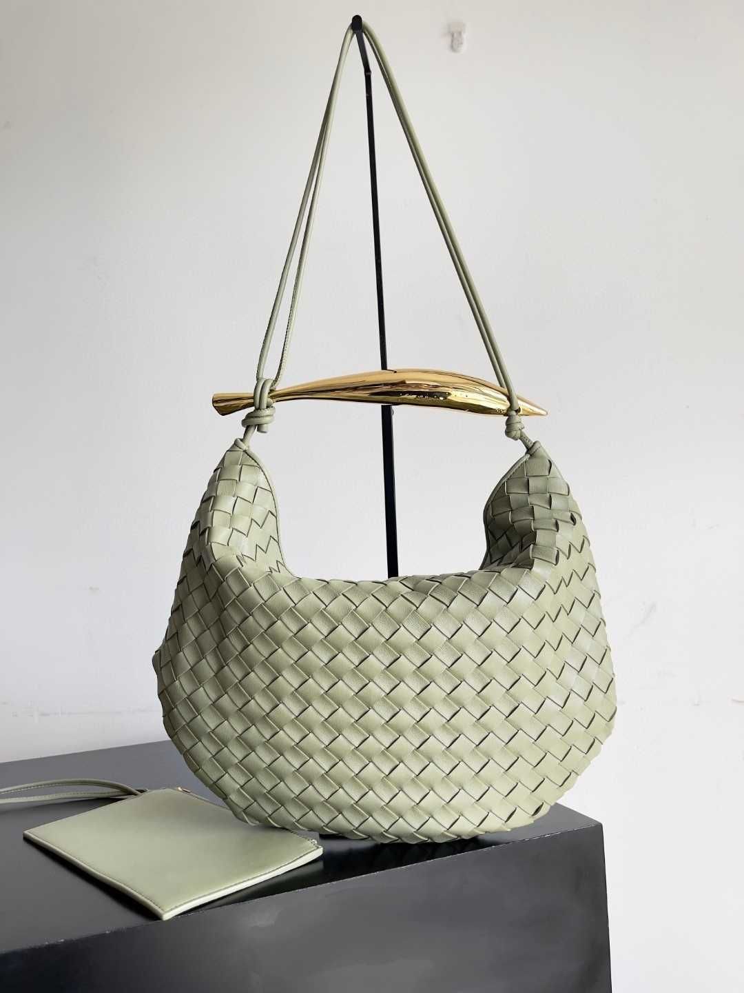 Cave Stone Green Size: 39 x 31 x 12cm