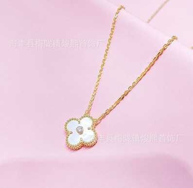 Golden Clover Single Diamond Necklace