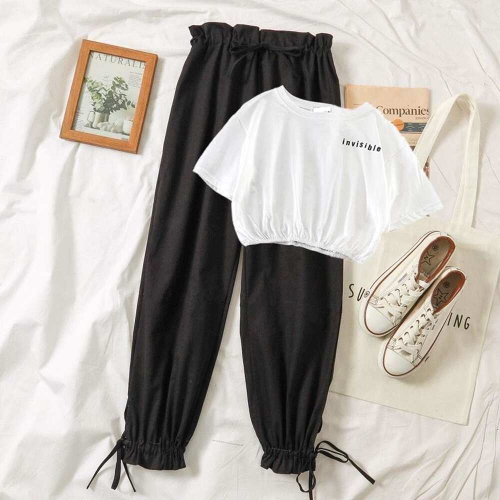 T-shirt blanc + pantalon noir Leggings