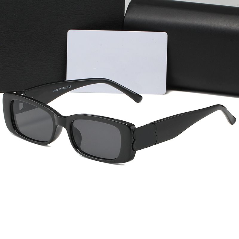 Black frame black B gray lenses