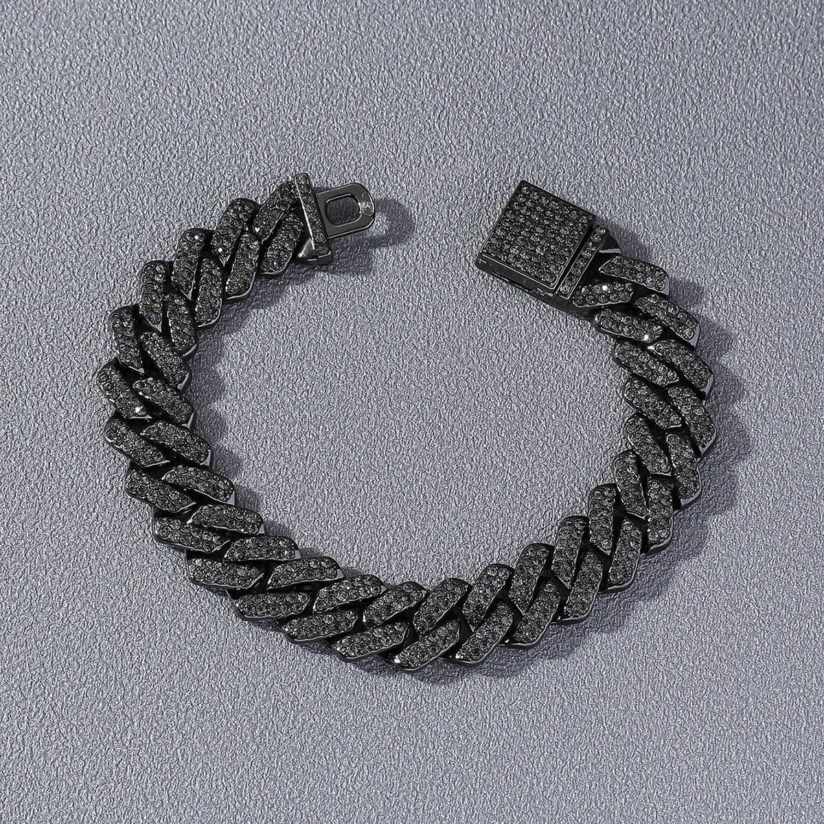 Black (bracelet) -8-inch