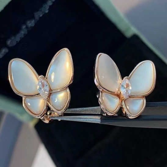 Boucles d'oreilles en papillon blanc