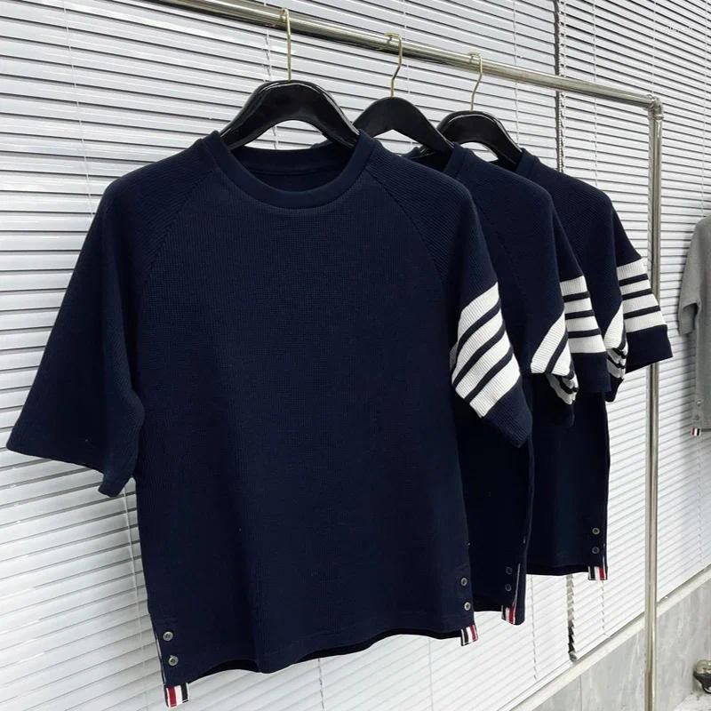 Navy blau