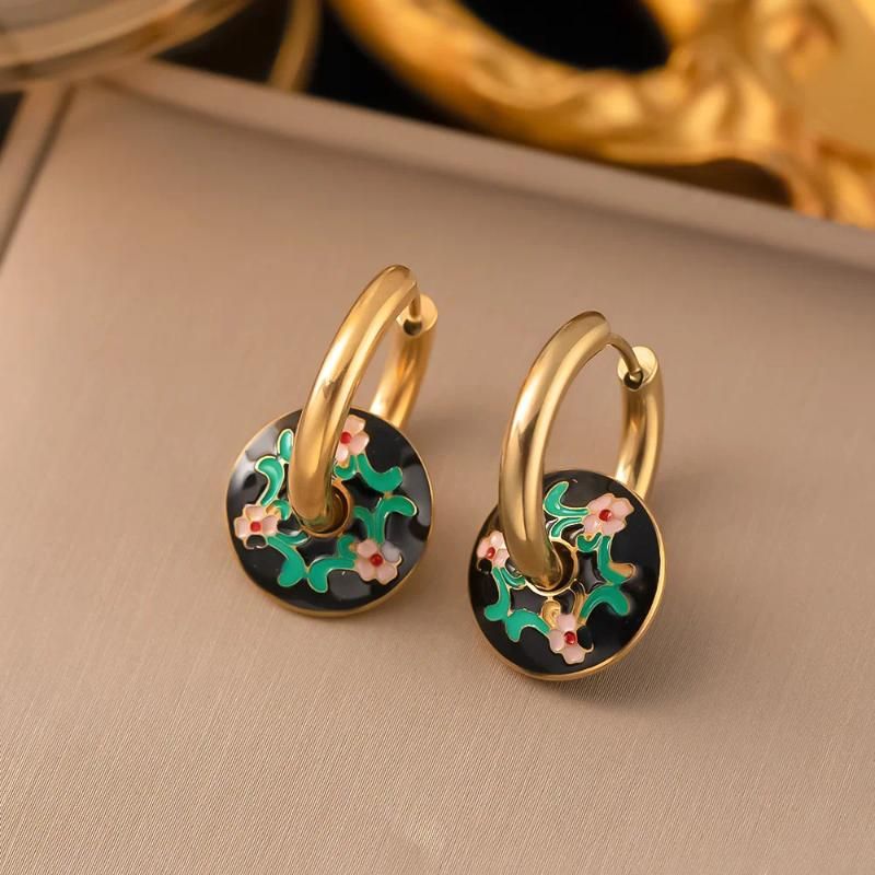 DES BOUCLES D'OREILLES