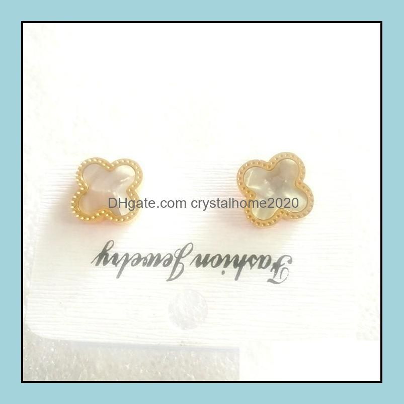 Boucle d'oreille blanche d'or