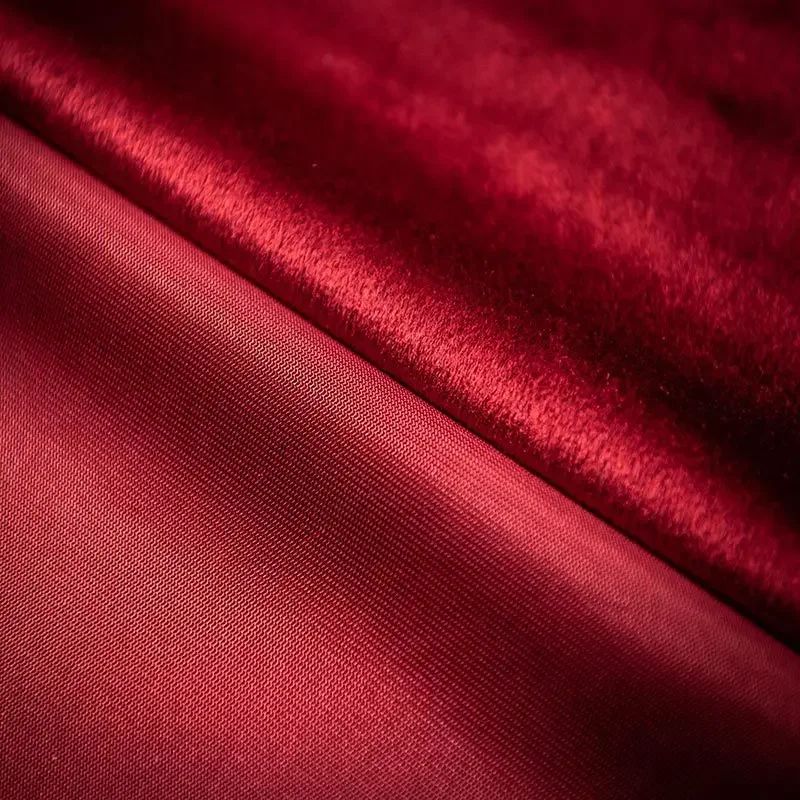 Color:Red curtain