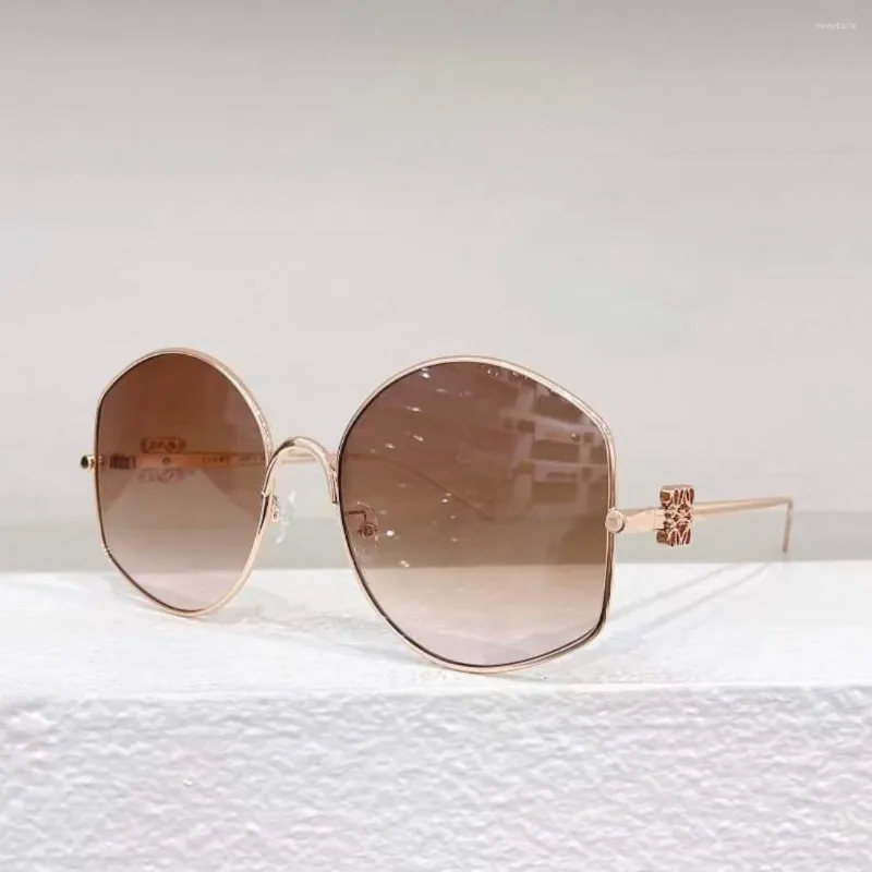 Rose-Gold vs Brown