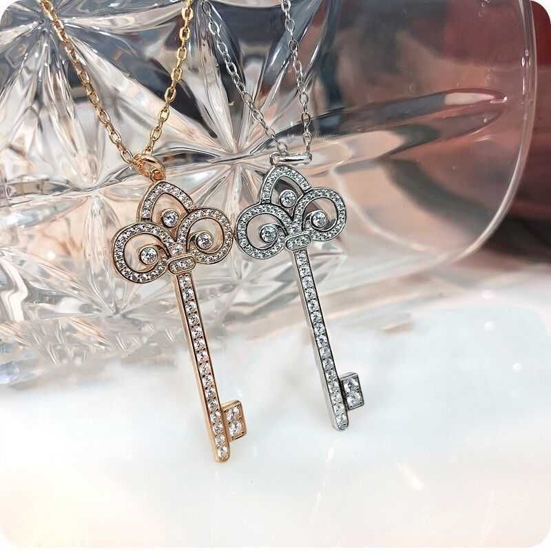 Platinum Luan Tail Flower Key Necklace