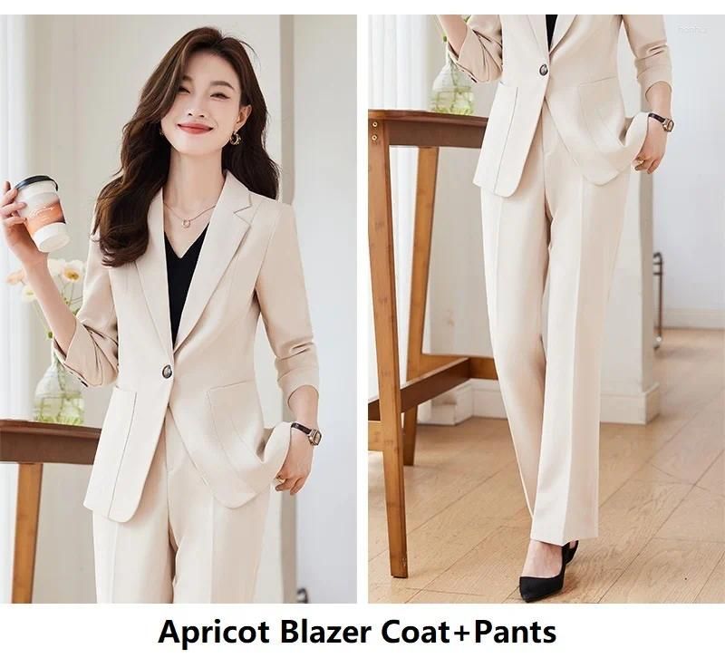 Pantsuit di albicocche