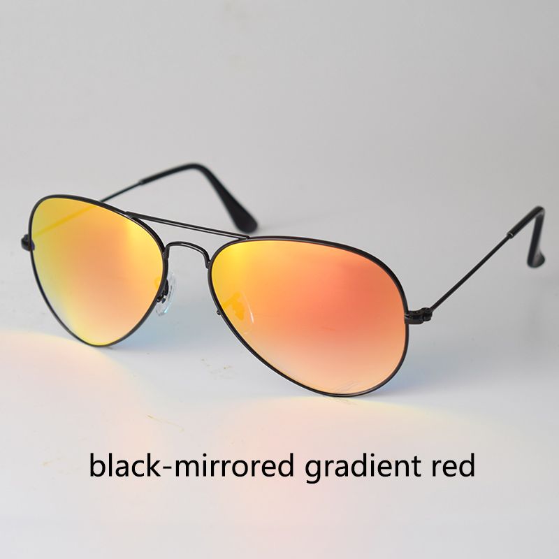 Black-mirrored gradient red