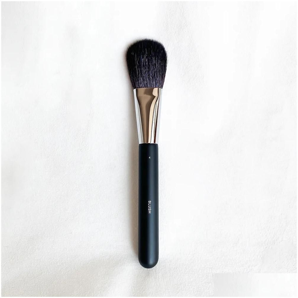 Blush Brush 4