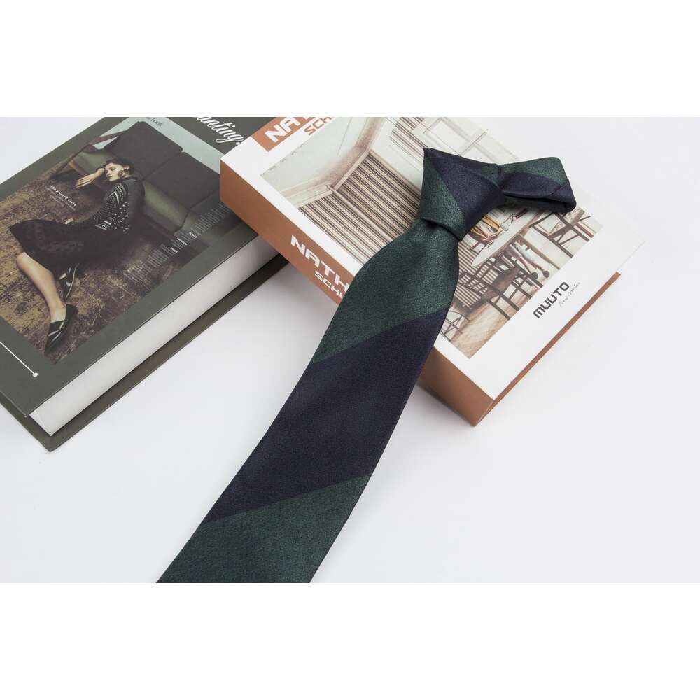№ 16 Темно-зеленый галстук в толстую полоску Хан