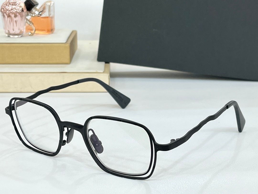 Black Frame clear lens