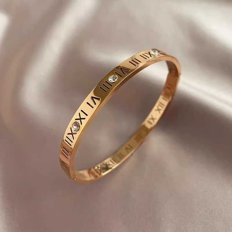 Numeral Roman Rose Gold