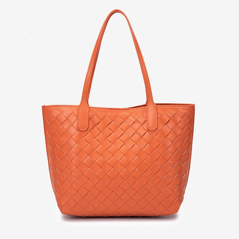 B8801  Orange