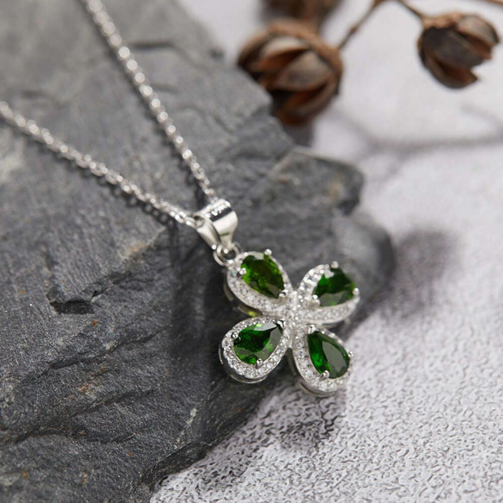 Natural Diopside Halsband