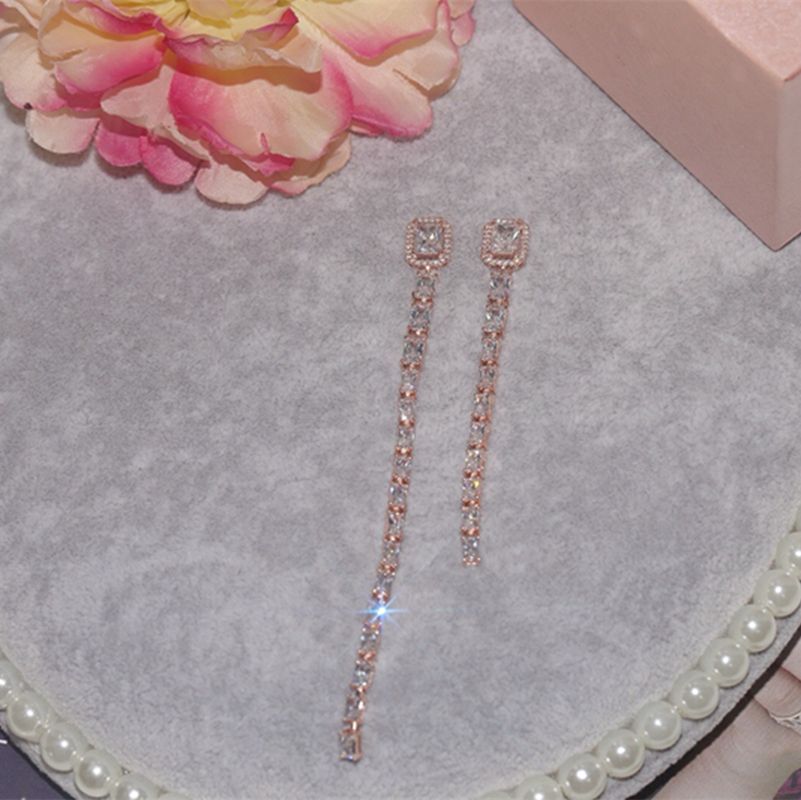 No.7 rose gold earring