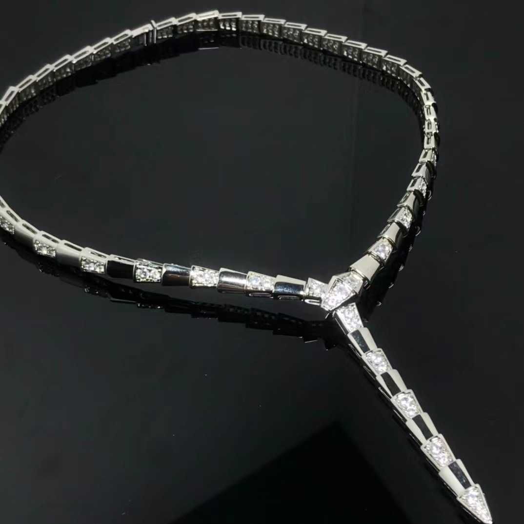 Collier en argent et diamants serpent