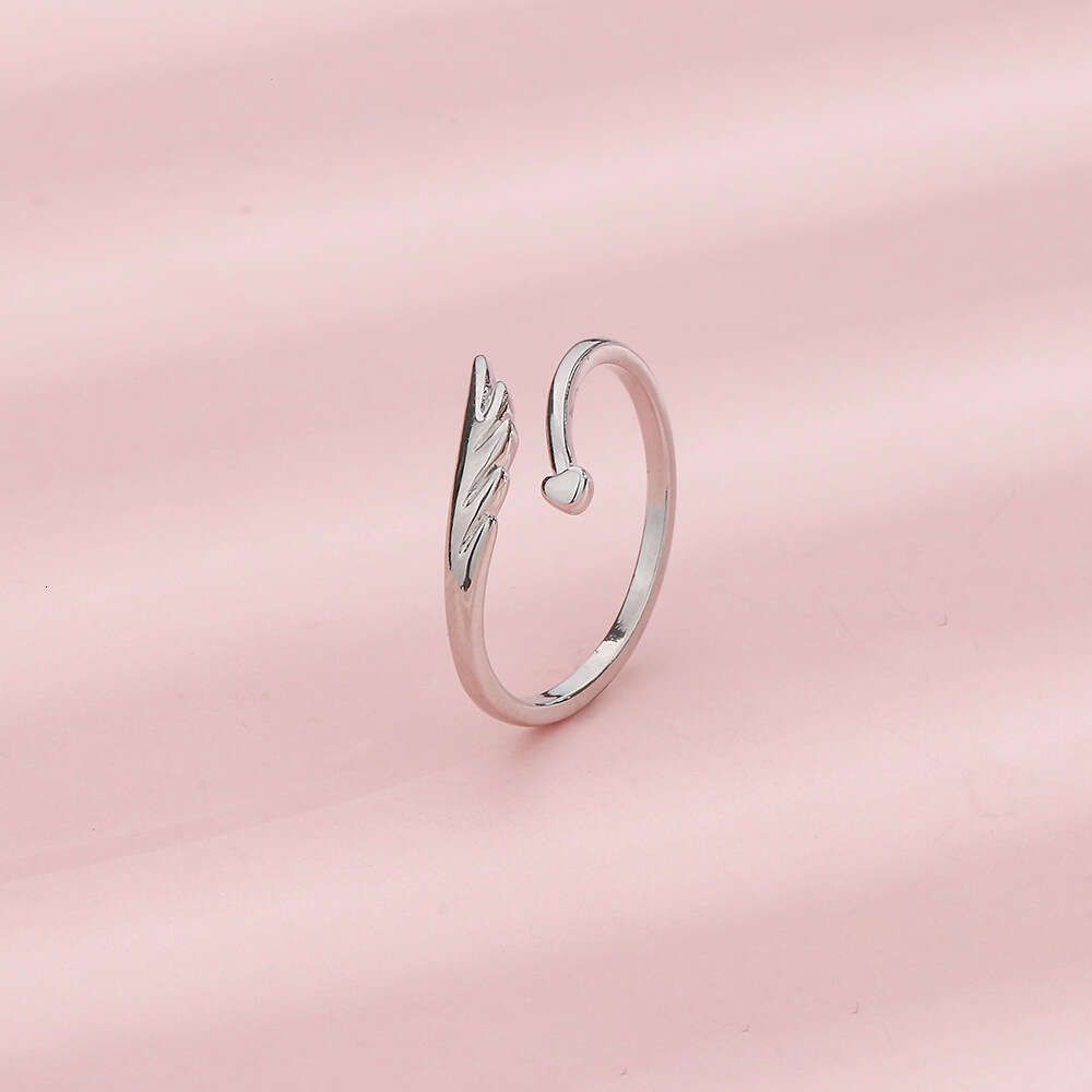 Feather Love Ring (Platinum)