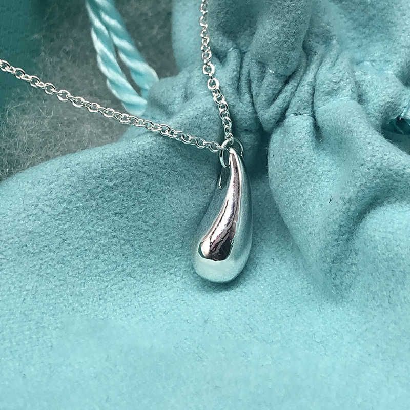 Collana di goccia d'acqua argento