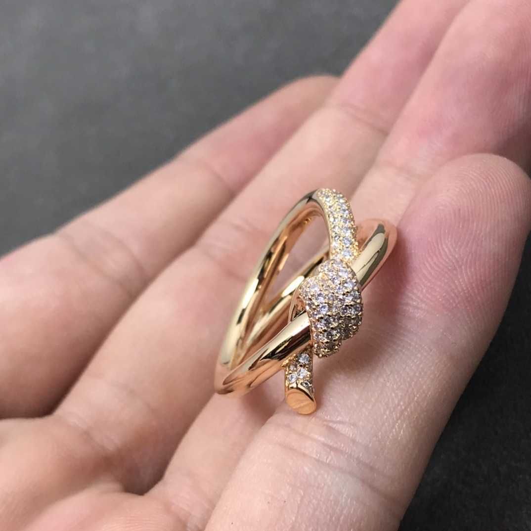 Oro rosa con diamante