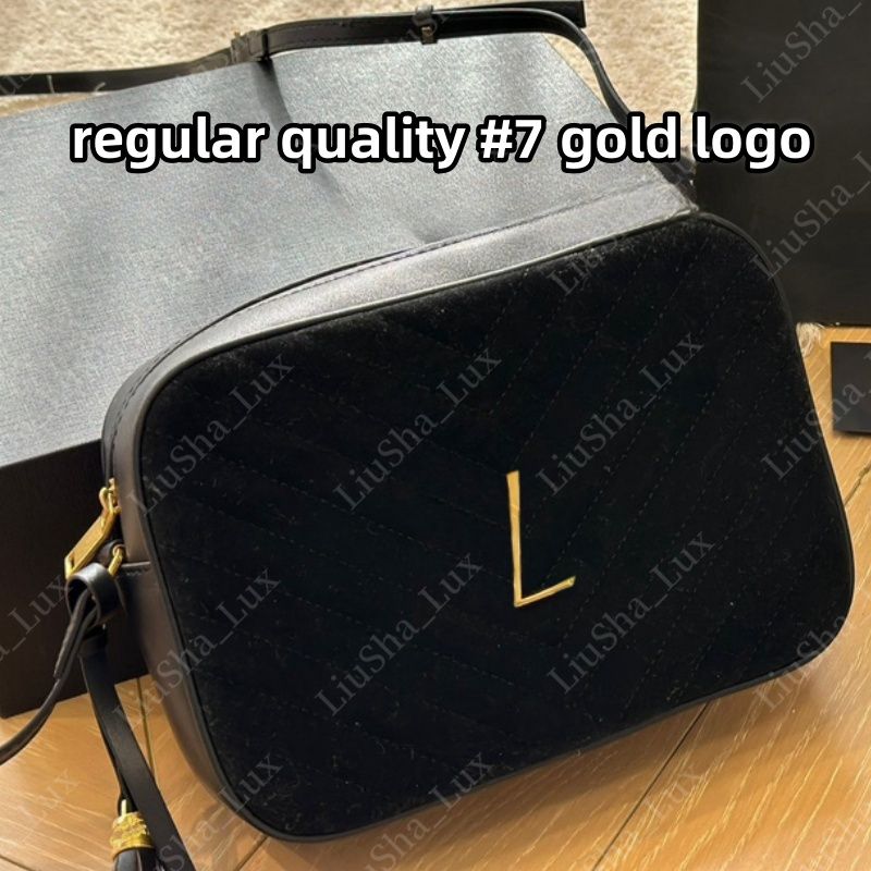 Regular quality #7 gold logo