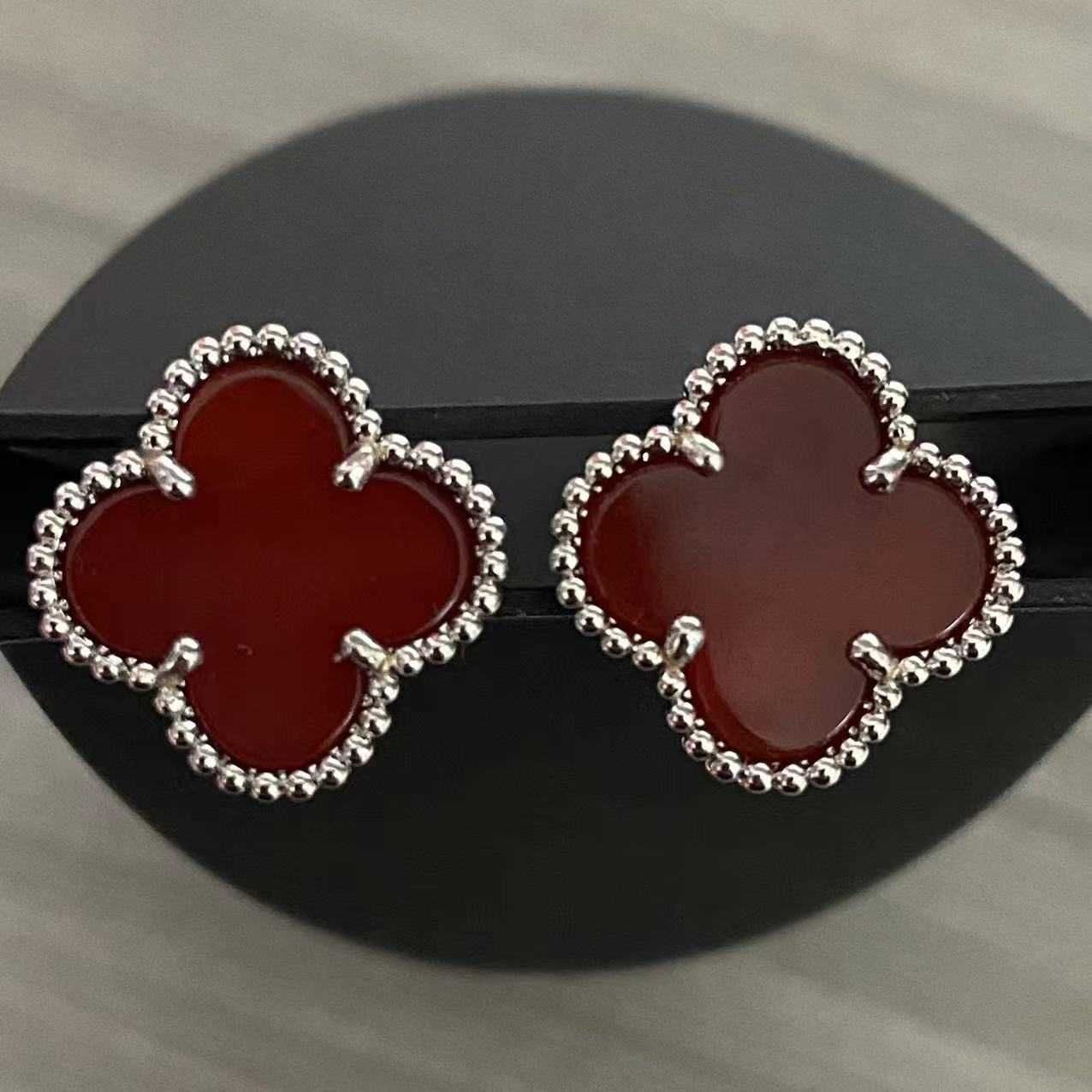 Boucles d'oreilles agate rouge platine 1,5 cm