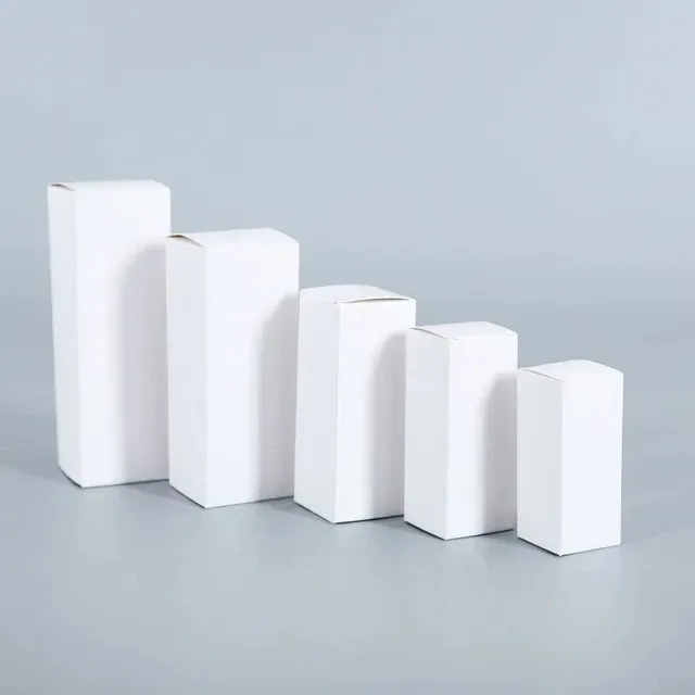 Boîte blanche 2,4x2,4x7,8 350G