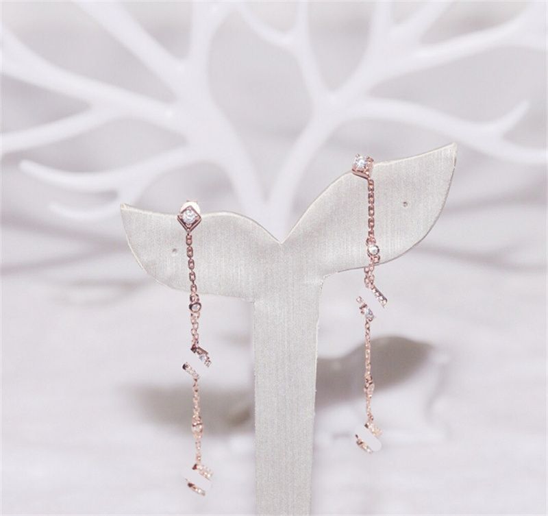 Nr 5 Rose Gold Earring