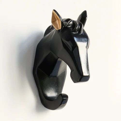 Färg: svart hästkrok