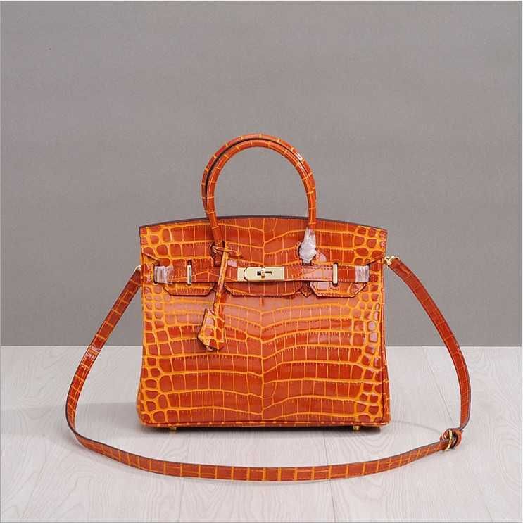 Small Orange 25 x 13.5 x 20 with