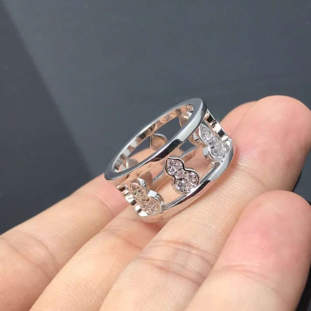 Platinum hollow diamond gourd ring