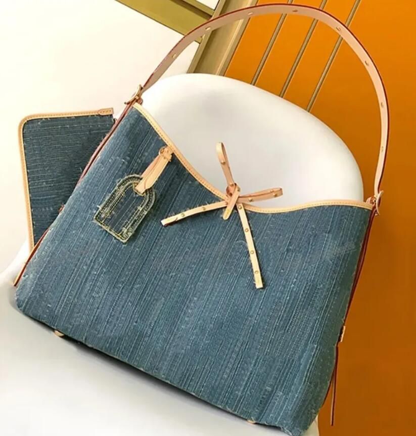 Denim Blue Size:39x30x15cm